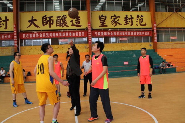 比赛开球.JPG